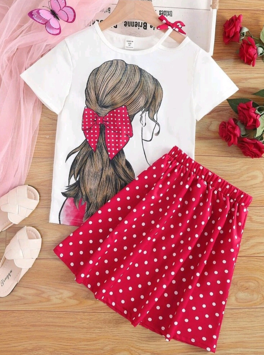 Blouse with dotted skirt pattern