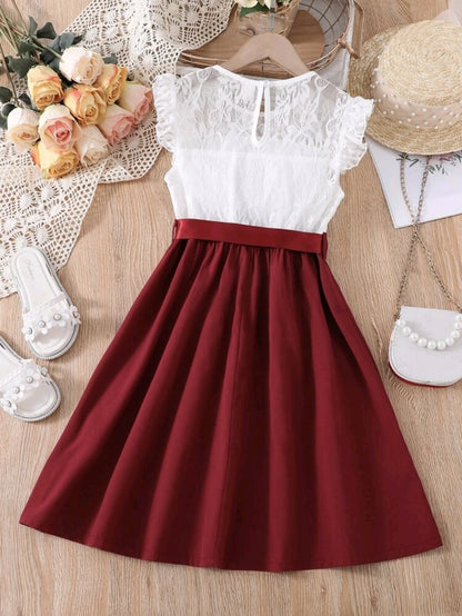 Vestido blanco encaje con falda rojo vino