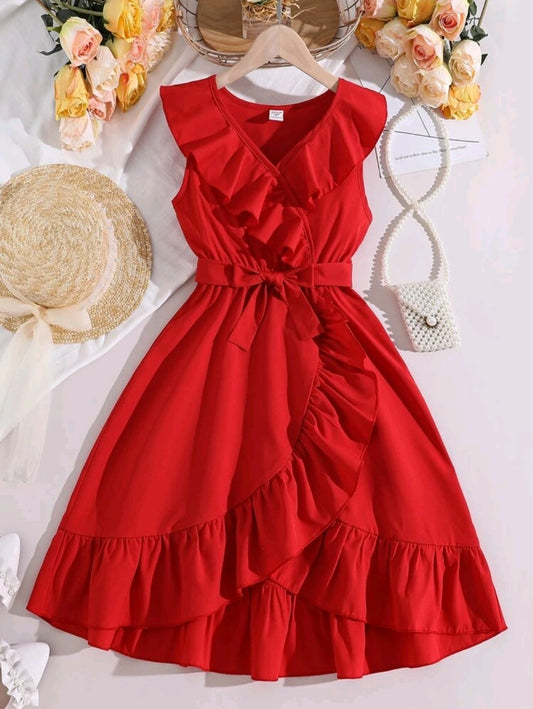 Vestido rojo con ribete cruzado fruncido