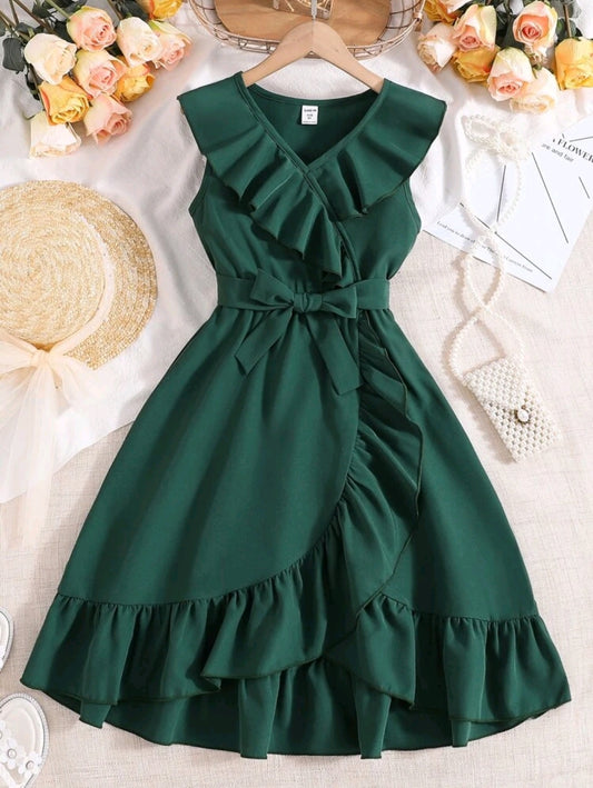 Vestido verde con ribete cruzado fruncido