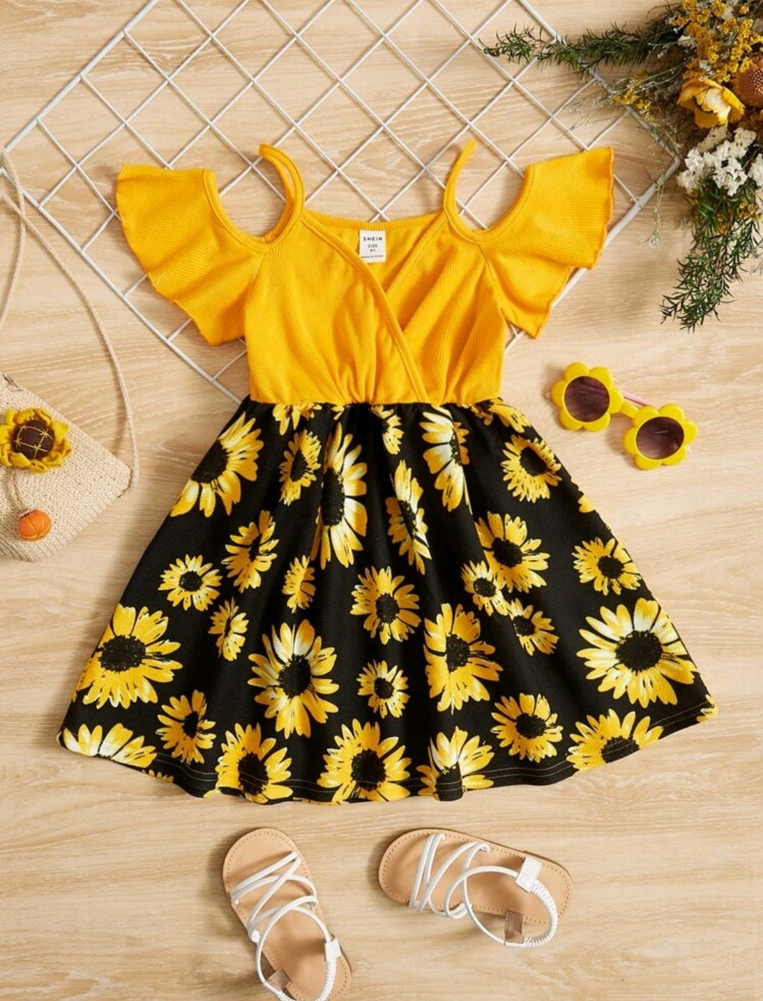 Vestido amarillo con girasoles